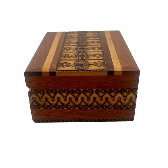 Handcrafted Wooden Polish Folk Art Trinket Jewelry Box Floral Geometric Patterns - Picture 5 of 9